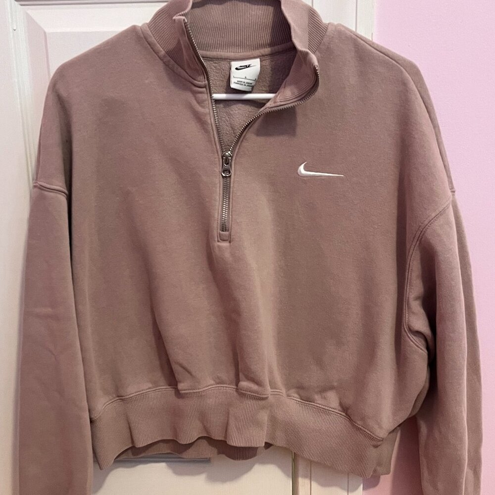 small light purple Nike pullover
